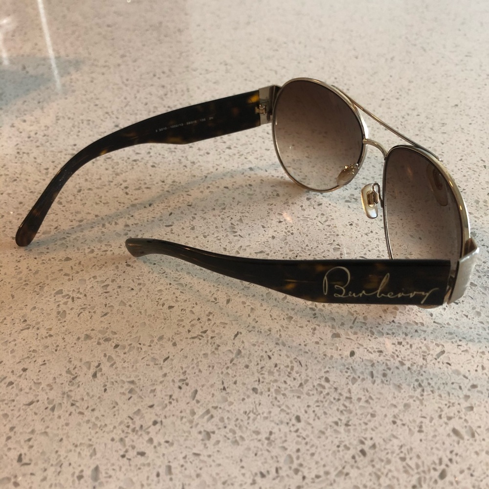 Burberry Aviator Sunnies